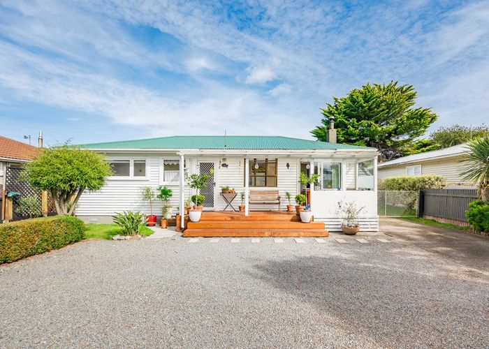  at 70 Kapiti Road, Paraparaumu