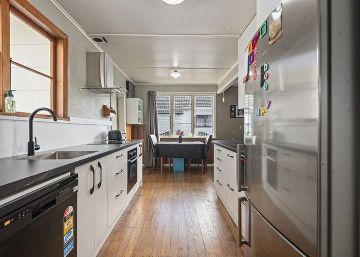  at 2 Hinton Place, Roslyn, Palmerston North