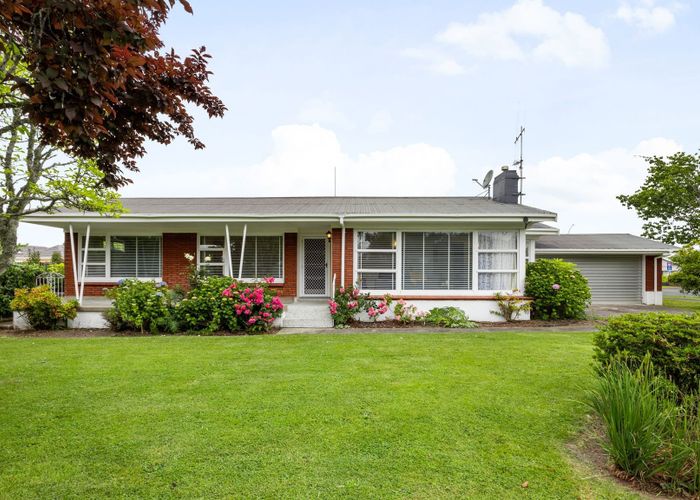  at 2 Golden Place, Fairfield, Hamilton