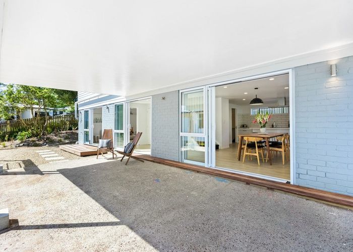  at 6 Alston Avenue, Kelston, Waitakere City, Auckland