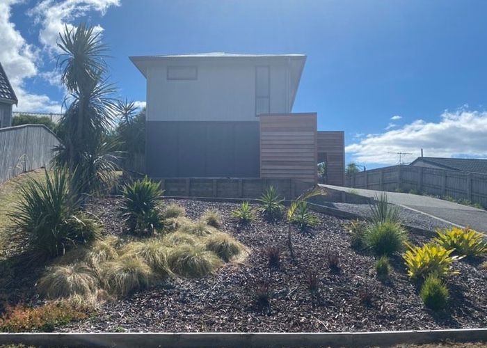  at 115 Queens Road, Waikanae Beach, Kapiti Coast, Wellington