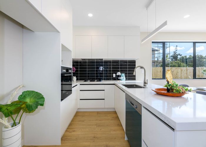  at 12 September Place, Forrest Hill, Auckland