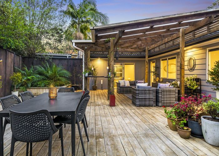  at 13 Stallard Place, Glen Eden, Auckland