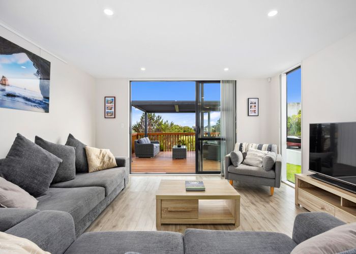 at 2 Seafarer Crescent, Stanmore Bay, Rodney, Auckland