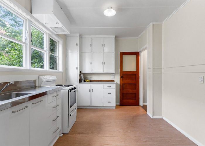  at 2/2A Domain Street, Devonport, North Shore City, Auckland
