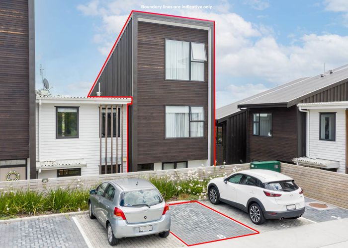  at 8/15 Chivalry Road, Glenfield, Auckland