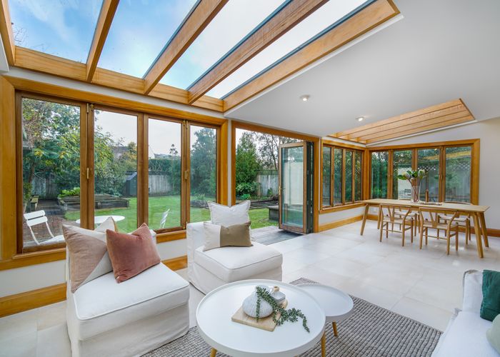  at 4 Cliff Street, Moncks Bay, Christchurch