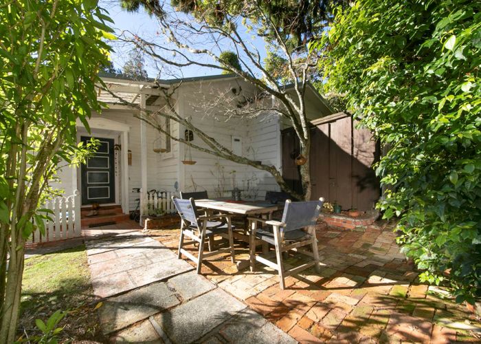  at 22 Bush Road, Waiatarua, Auckland