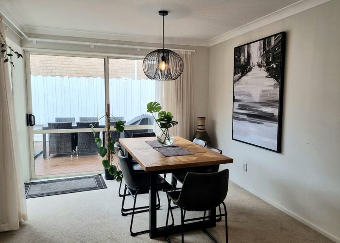  at 81B Mirrabooka Ave, Botany Downs, Manukau City, Auckland