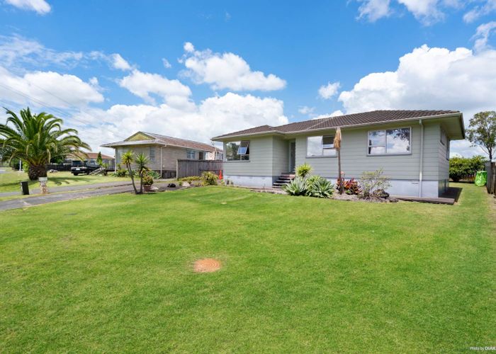  at 4 Aldo Place, Clover Park, Auckland