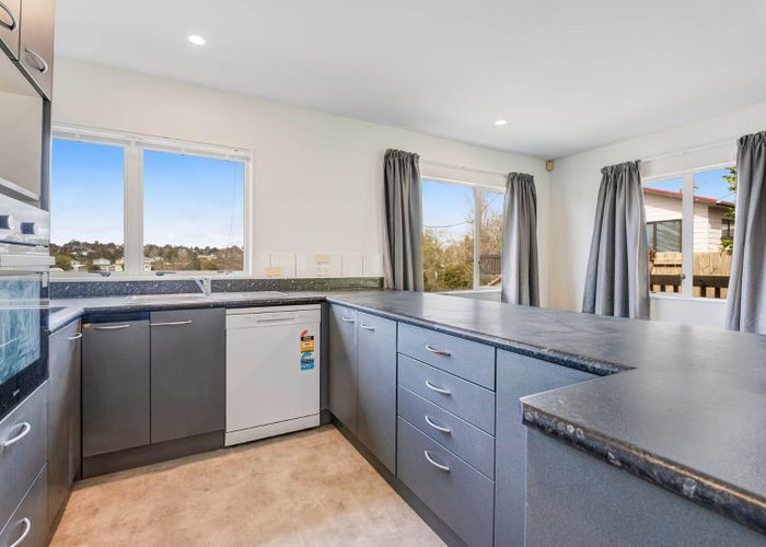  at 44a  Lysander Crescent, Beach Haven, North Shore City, Auckland