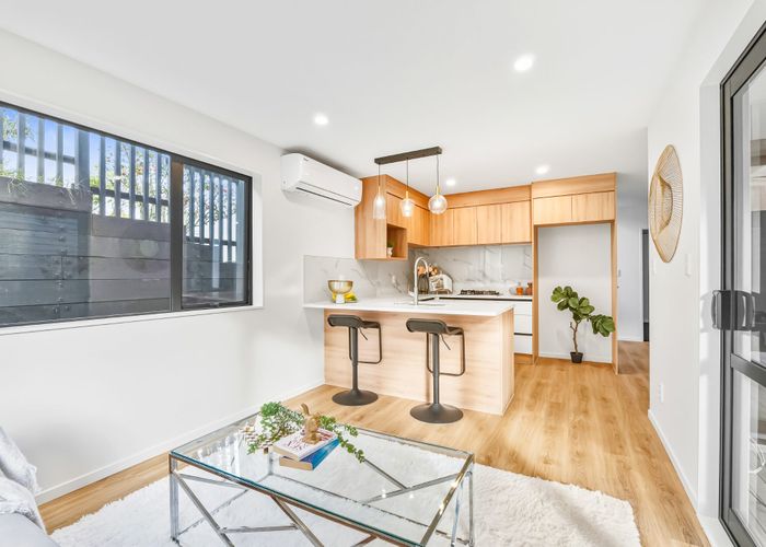  at 6 Woodhouse Place, West Harbour, Waitakere City, Auckland