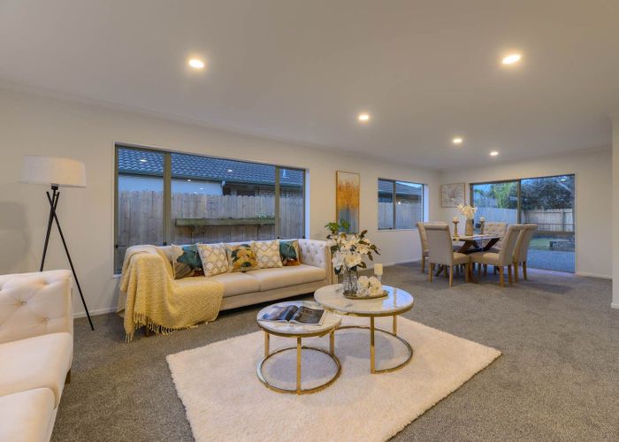  at 102 Redcastle Drive, East Tamaki, Manukau City, Auckland
