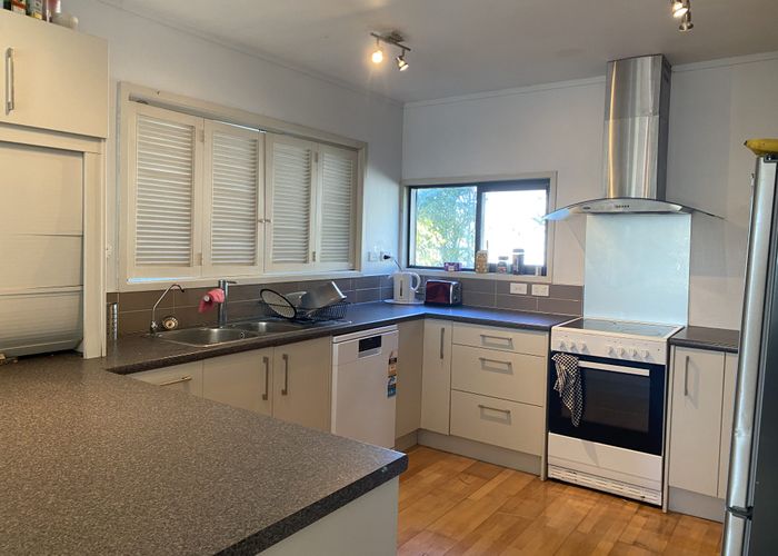  at 46 Knights Road, Rothesay Bay, Auckland