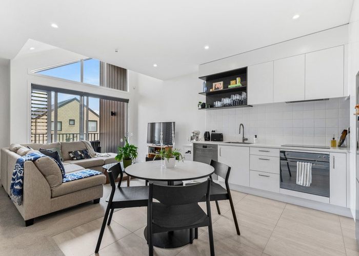  at 4/28 Nevill Road, Hobsonville, Auckland