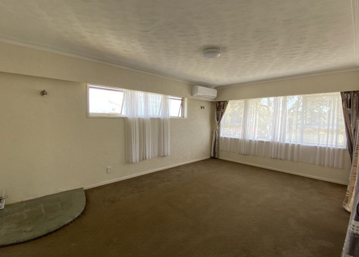  at 72 Botany Road, Botany Downs, Manukau City, Auckland