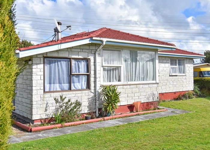  at 95 Chichester Drive, Rosehill, Papakura