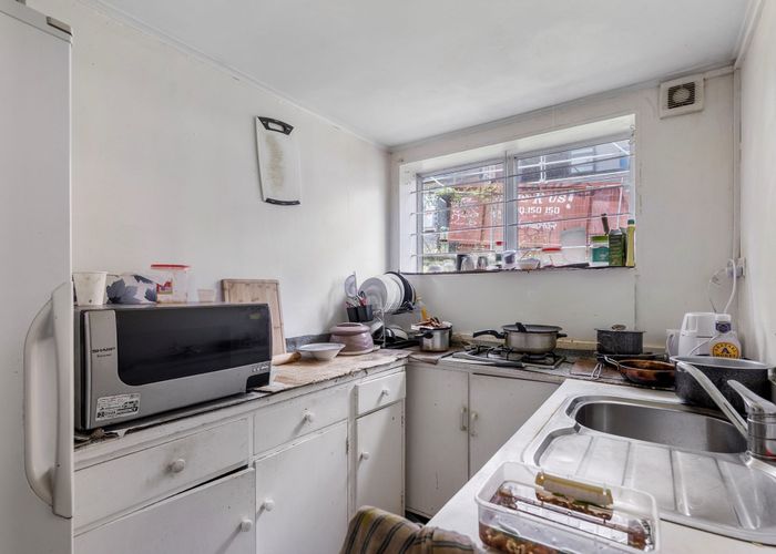  at 34 Roseville Street, New Windsor, Auckland