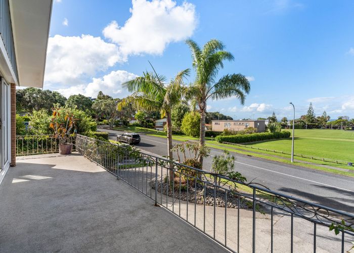  at 16 McCrystal Avenue, Bucklands Beach, Auckland