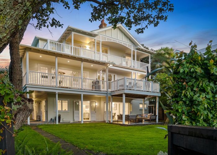  at 25 Glen Road, Stanley Point, Auckland