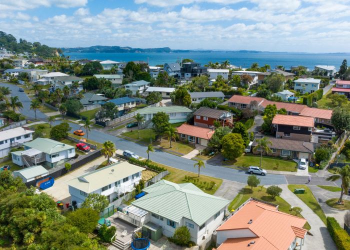  at 1/43 Donald Street, Stanmore Bay, Whangaparaoa