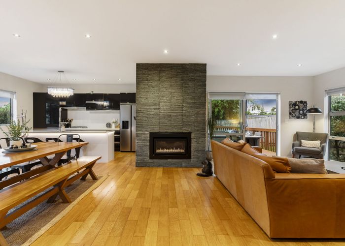  at 17A Limmer Place, Browns Bay, North Shore City, Auckland