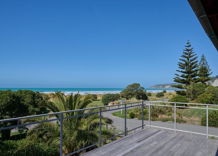  at 2 Buxton Place, Gore Bay