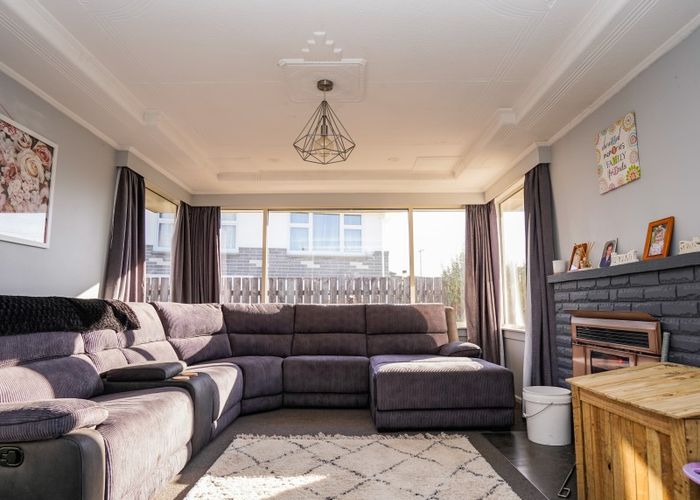  at 8 Charles Street, Weston, Oamaru