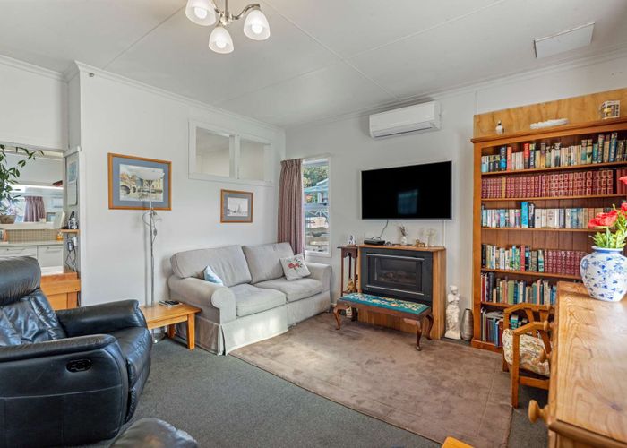  at 8 Paraekaretu Street, Hunterville, Rangitikei, Manawatu / Whanganui