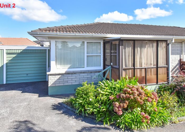  at 2/80 Rangitoto Road, Papatoetoe, Auckland