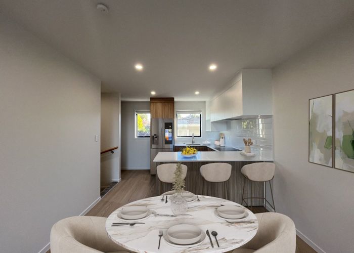  at 3/10 Fairclough Road, Beach Haven, Auckland