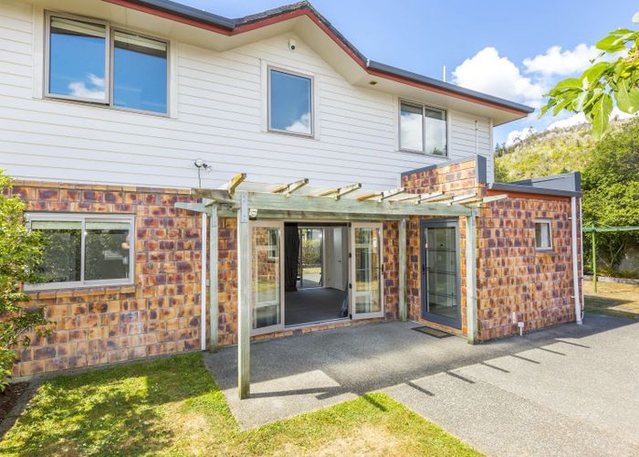  at 48 Evergreen Crescent, Trentham, Upper Hutt