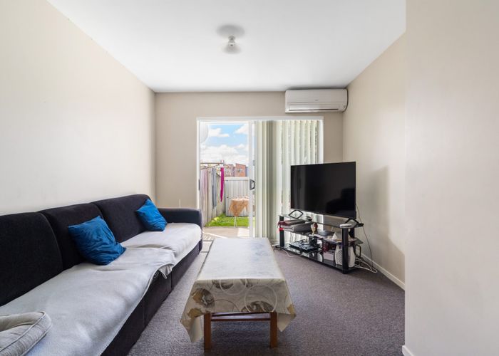  at 6/242 Great North Road, Henderson, Waitakere City, Auckland