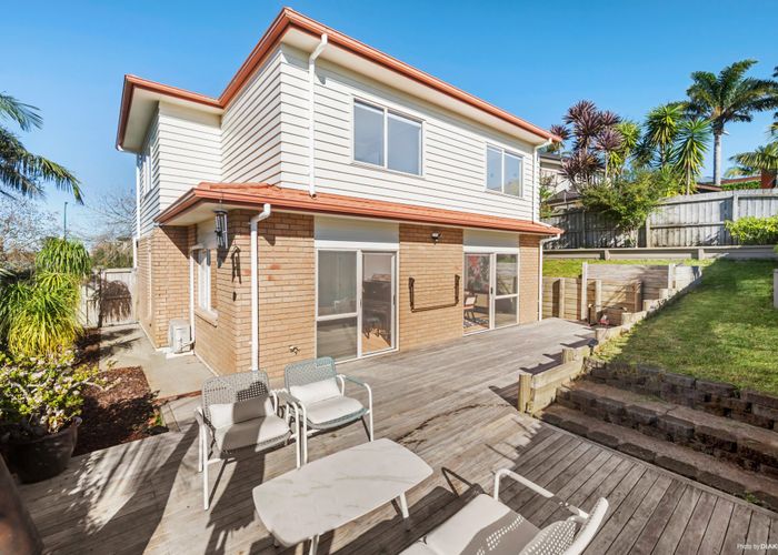  at 14 Meharg Place, Fairview Heights, North Shore City, Auckland