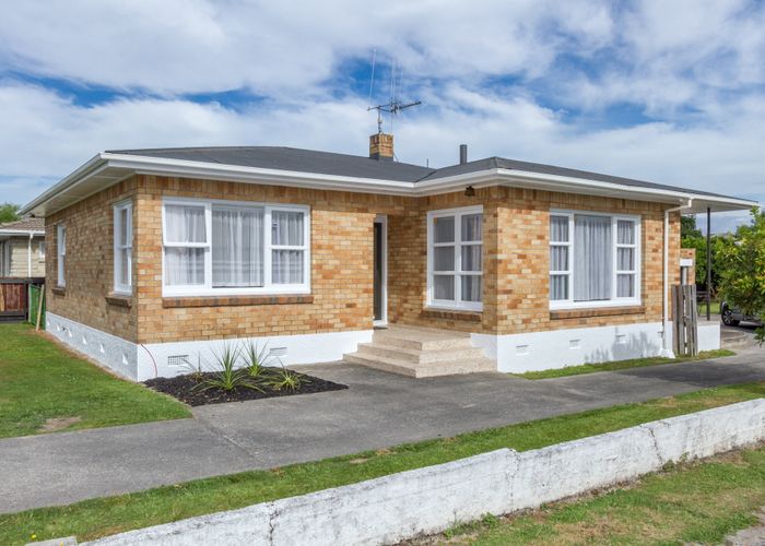  at 169 Clarkin Road, Fairfield, Hamilton