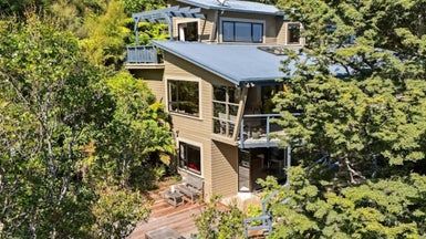  at 136 Cheviot Road, Lowry Bay, Lower Hutt