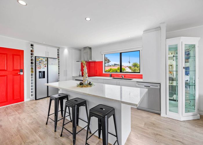  at 1/77 Santiago Crescent, Unsworth Heights, North Shore City, Auckland