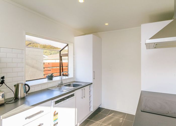  at 2/42 Bauchop Road , Waterloo, Lower Hutt, Wellington