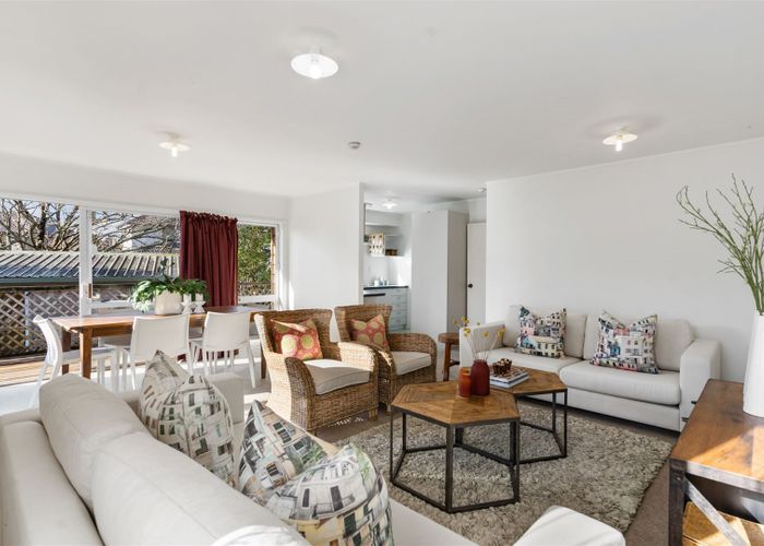  at 2/27 Withers Road, Glen Eden, Auckland