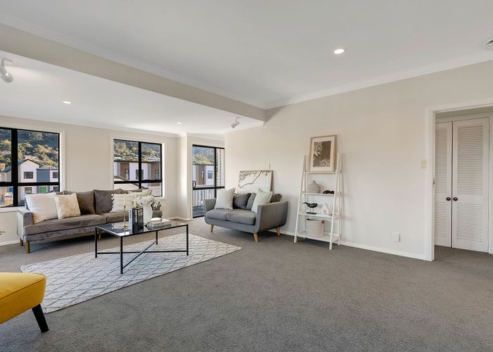  at 40 Hinau Street, Tawa, Wellington