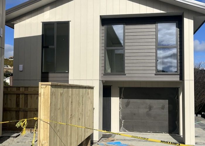  at 9A Barque Crescent, Whitby, Porirua, Wellington