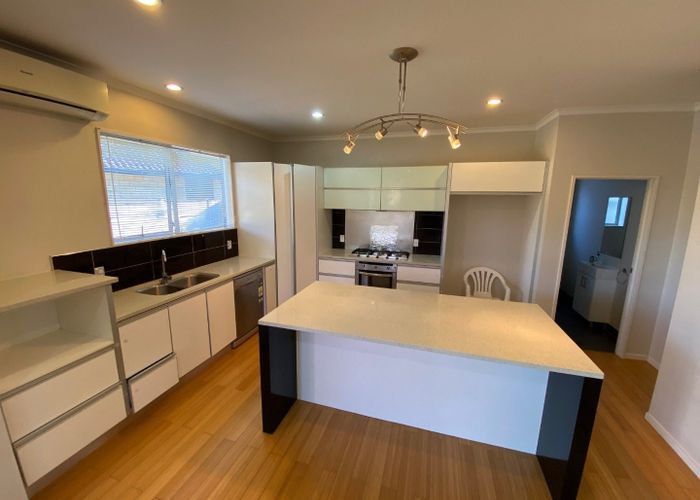 at 33 Stamford Crescent, Flat Bush, Manukau City, Auckland