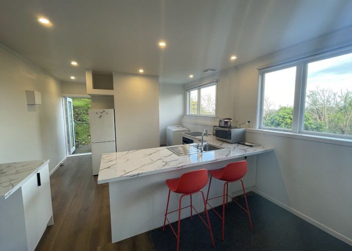  at Flat 3/12 Mataroa Avenue, Northland, Wellington, Wellington