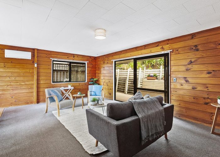  at 41 Akaroa Drive, Maupuia, Wellington