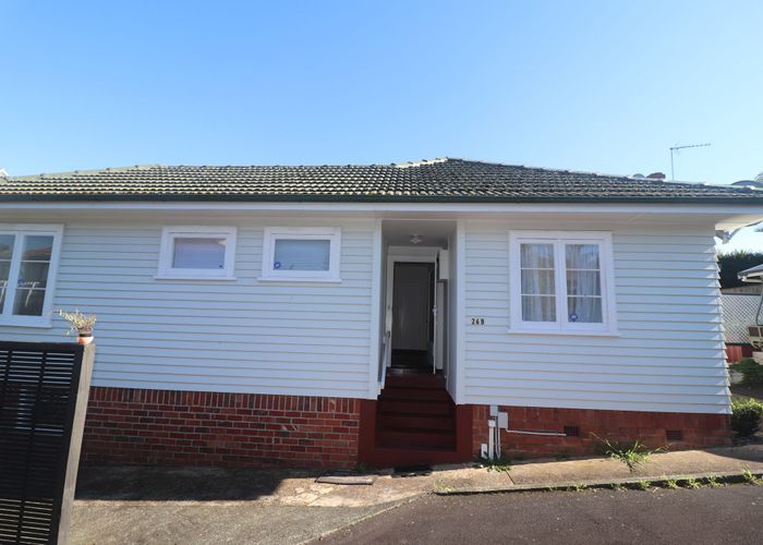  at 2/26 Liverpool Street, Royal Oak, Auckland