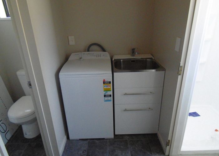  at 2/4 Middleton Road, Upper Riccarton, Christchurch City, Canterbury