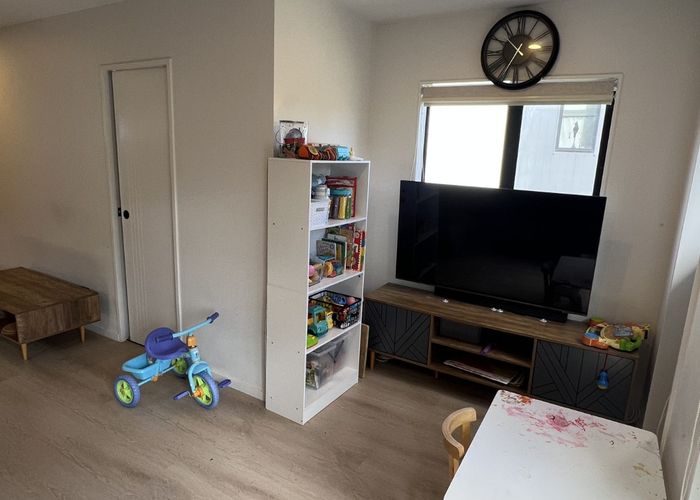  at 1/72 Tiraumea Drive, Pakuranga, Manukau City, Auckland