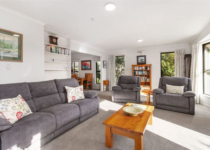  at 1/124 Hamilton Avenue, Ilam, Christchurch