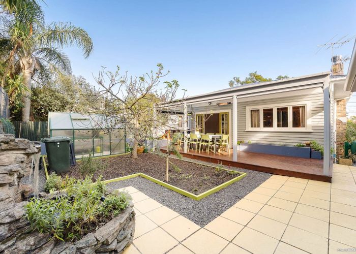  at 8 Watling Street, Mount Eden, Auckland City, Auckland