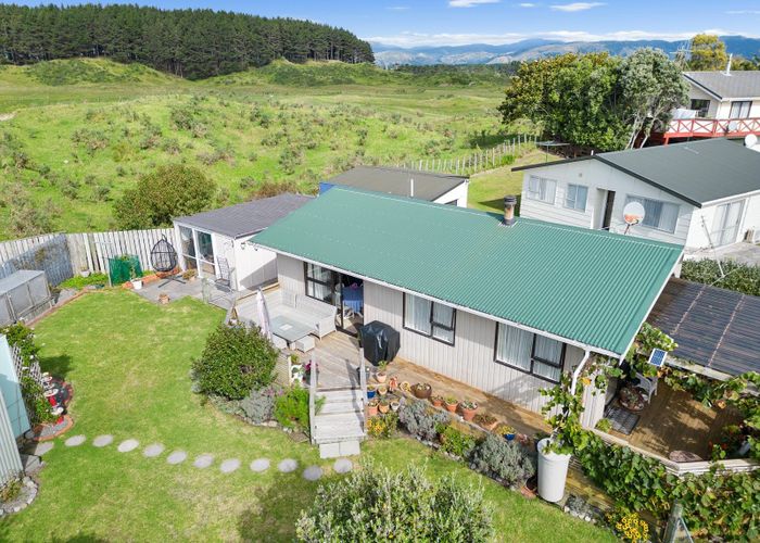  at 15 Colenso Place, Otaki Beach, Otaki